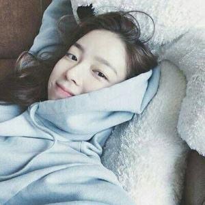 颜漓半夏的图像